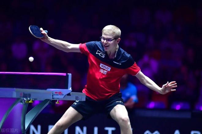 得两人在国 得两人在国