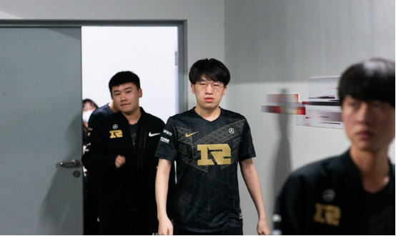 手研究成本 手研究成本