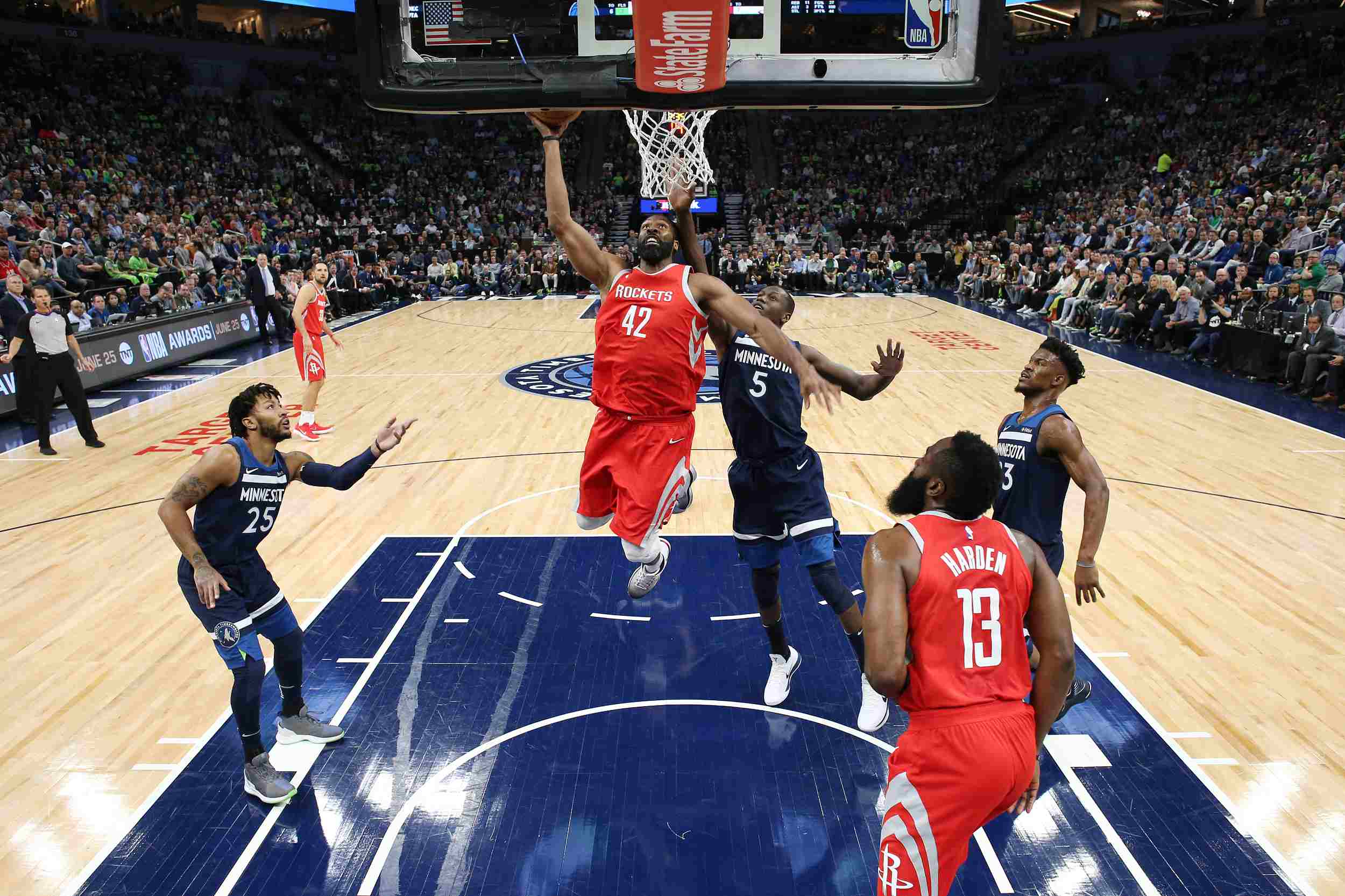 在三年内迈 在三年内迈